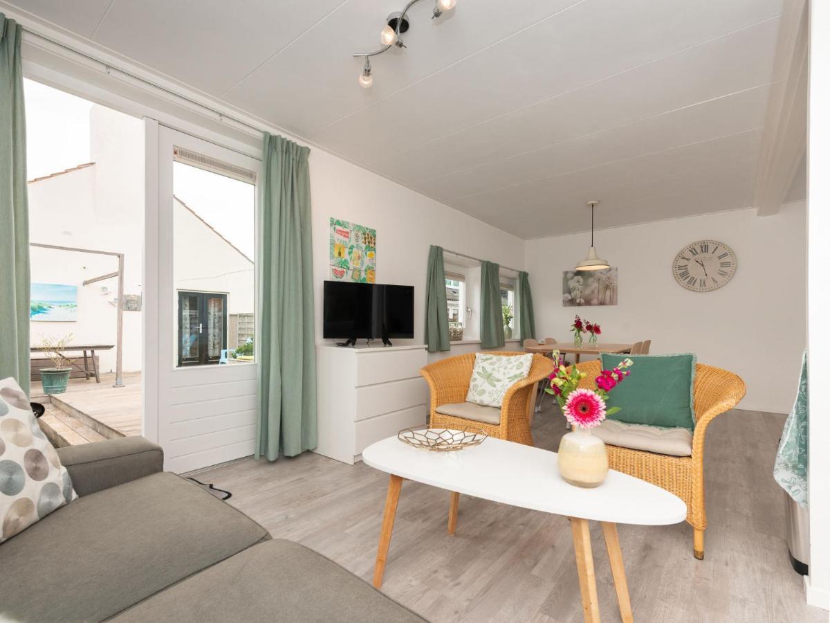 Quaint Apartment In Schoorl Near Tennis Court Eksteriør bilde