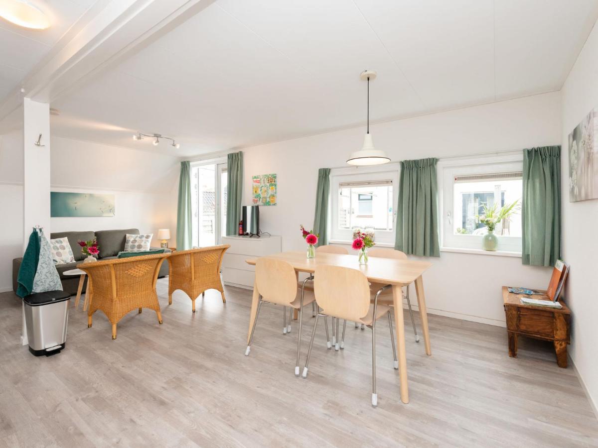 Quaint Apartment In Schoorl Near Tennis Court Eksteriør bilde